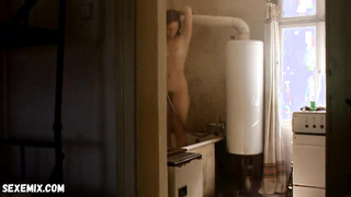 Ester Hocke, Petra Polakova sexy, scene in Lesni chodci (2003)