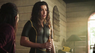 Biquíni Tania Raymonde, todas as cenas de Deep Blue Sea 3 (2020)