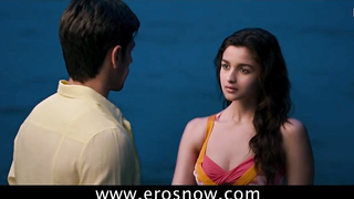 Alia Bhatt ve Siddhart Malhotra - Yılın Öğrencisi