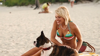 Jennifer Aniston bikinisi, Marley And Me (2008) filmindeki sahne