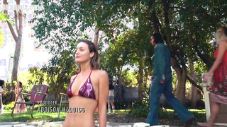 Sohvi Rodriguez, Leila George seksi, Animal Kingdom'daki sahne s04e02-03 (2019)