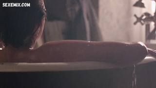 Leelee Sobieski, lesbienne de Tara Fitzgerald, scène dans In a Dark Place (2006)