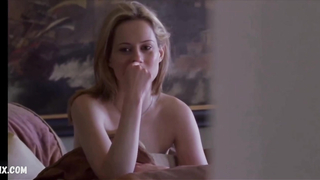 La séduisante Camille Sullivan, scène dans Normal (2007)