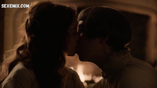 Charlotte Hope üstsüz, The Spanish Princess sahnesi s01e02 (2019)