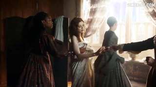 Charlotte Hope, Stephanie Levi-John sexy, scène dans The Spanish Princess s02e01 (2020)