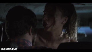 Sexo com Maddie Phillips no carro, cena em Teenage Bounty Hunters s01e01 (2020)