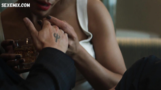 Carmen Ejogo sexy, scena in The Girlfriend Experience s02e04 (2017)