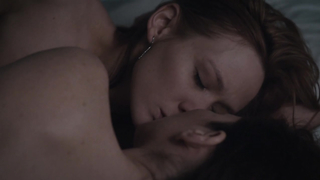 Louisa Krause, Anna Friel lezbiyen, The Girlfriend Experience s02e03 (2017) sahnesi