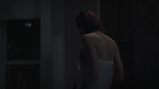 Anna Friel, Louisa Krause lezbiyen, The Girlfriend Experience s02e07 (2017) sahnesi