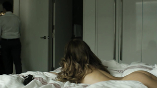 Riley Keough sexy, escena en The Girlfriend Experience s01e04 (2016)