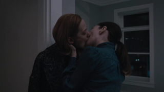 Anna Friel, Louisa Krause lezbiyen, The Girlfriend Experience s02e09 (2017) sahnesi