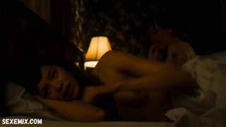 Charlene Almarvez tiene una escena desnuda en City on a Hill s01e05 (2019)