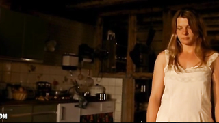 Jordis Triebel scena in topless in Emmas Gluck (2006)