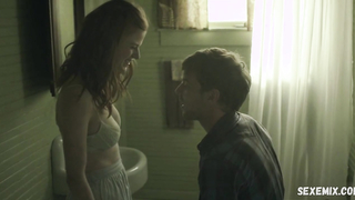 Scena della biancheria intima di Rose Leslie in Honeymoon (2014)