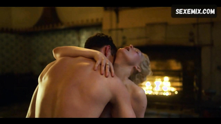 Escena de los senos de Elle Fanning en The Great