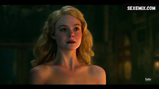 Elle Fanning seductora escena del trasero en The Great