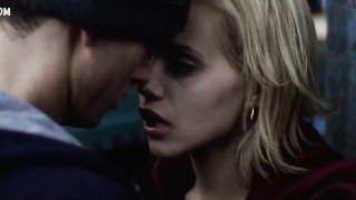 Brittany Murphy 8 Mile (2002) filminde çok seksi