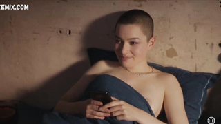 Ayumi Roux zeigt uns Quick Nipslip, Szene in Skam s09e07 (2022)