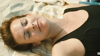 Carole Bouquet Scène Seins dans Lucie Aubrac (1997)