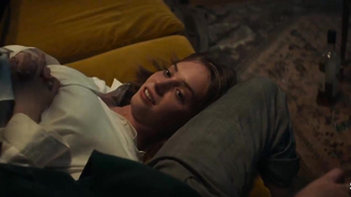 Maya Hawke “Mainstream” (2020) filminde çok seksi