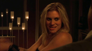 Katee Sackhoff “Nip/Tuck” dizisinde çok seksi s05e20 (2009)