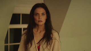 Katie Holmes, 2022 yılında vizyona giren “Alone Together” filminde seksi bir sahneye sahip.