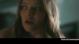 Amanda Seyfried mostra le tette grandi e cavalca - Chloe