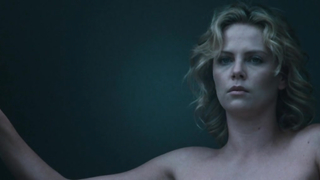 Scena di nudo di Charlize Theron in The Burning Plain (2008)