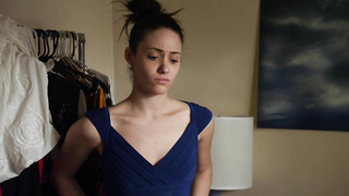 Emmy Rossum, Amy Smart seksi, Utanmaz s01e11'deki sahne (2011)