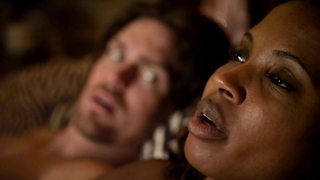 Cena de nudez de Shanola Hampton em Shameless s01 (2011)