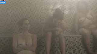 Amy Landecker, Gaby Hoffmann cena de nudez em Transparente s02e05 (2015)