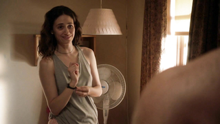 Scène de nu d'Emmy Rossum dans Shameless s07e05 (2016)