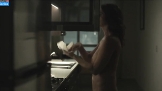 Amy Landecker nua, cena em Transparente s02e04 (2015)