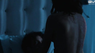 Laetitia Millot desnuda, escena de sexo vaquera en - La vengeance aux yeux clairs s01e06 (2016)