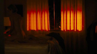 Stana Katic desnuda, Selma Blair desnuda, Alexa Davalos desnuda, escena lésbica Feast of Love (2007)