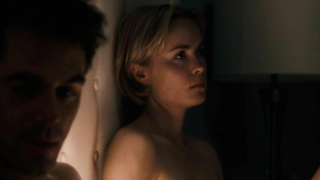 Radha Mitchell nue, scène de sexe dans Feast of Love (2007)