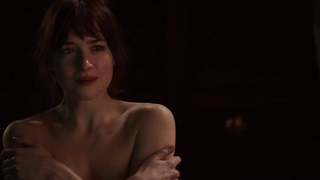 Dakota Johnson çıplak, Grinin Elli Tonu (2015) filmindeki seks sahneleri