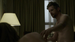 Kim Dickens nua, cena de sexo de cowgirl em House of Cards s03e09-10 (2015)