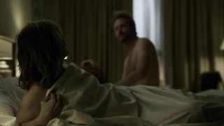 Kim Dickens nua, cena de sexo de cowgirl em House of Cards s03e09-10 (2015)