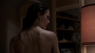 Keri Russell nos mostra sua bunda - The Americans s03e03 (2015)