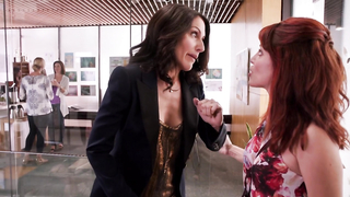 Lisa Edelstein se ve muy sexy en una escena de sexo - Girlfriends Guide to Divorce s01e10 (2015)