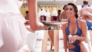 Beau Garrett sexy, Necar Zadegan sexy, Unterwäscheszene - Girlfriends' Guide to Divorce s01e01-07 (2014)