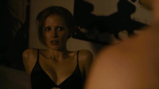 Jessica Chastain fica bem gostosa com aquela calcinha na cena de sexo.