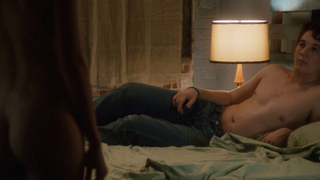 Analeigh Tipton nua, cena de sexo de Two Night Stand (2014)