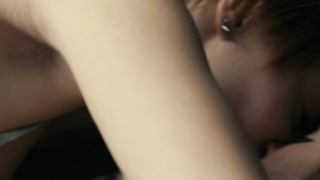 Sophie Turner desnuda, escena de sexo de Otro yo (2013)