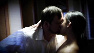 Jez'Reel Venegas desnuda, escena de sexo de Restless (2012)