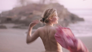 Haley Bennett nuda, scena di sesso da Deep Powder (2013)