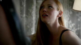 Deborah Ann Woll nue, scène de sexe de True Blood s07e09 (2014)