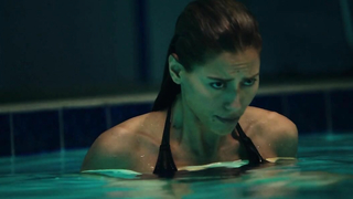 Rebecca Da Costa çıplak, Brianne Davis çıplak, Breaking at the Edge (2013) filminden seks sahnesi