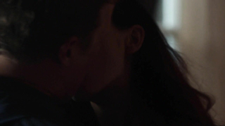 Roxanne McKee, Dominion s01e02 (2014)'teki sahne